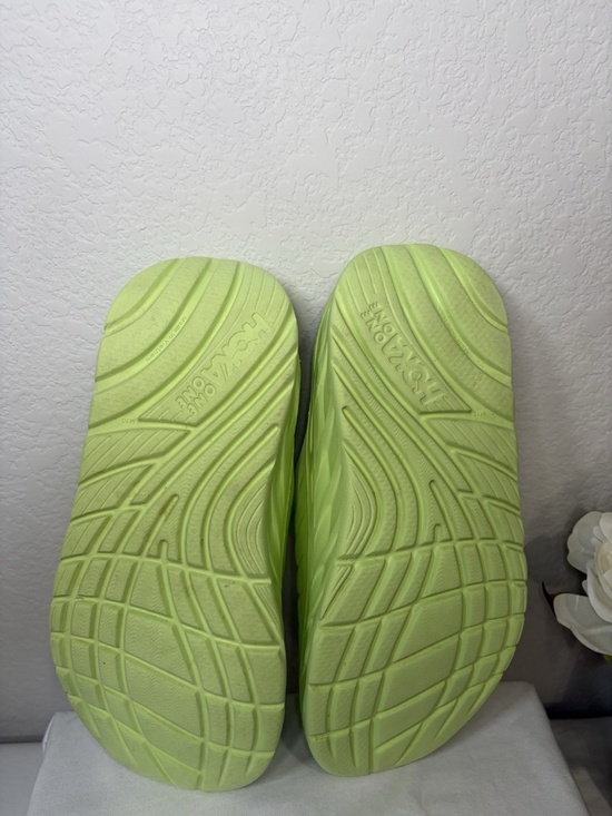 HOKA Ora Recovery Slides Lime Green Comfort Sandals Unisex Men10 Women12 Slip On
